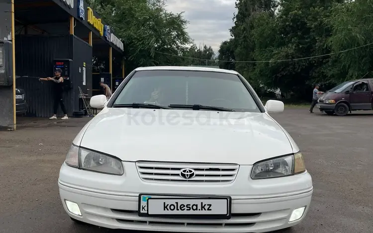 Toyota Camry 1998 годаүшін3 300 000 тг. в Алматы