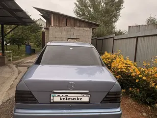 Mercedes-Benz E-Class, 1993
