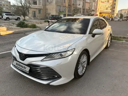 Toyota Camry 2021 года за 18 000 000 тг. в Актау – фото 2