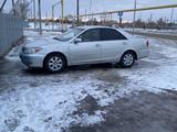 Toyota Camry 2003 года за 3 000 000 тг. в Уральск – фото 3