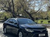 Toyota Camry 2016 года за 11 000 000 тг. в Семей – фото 2