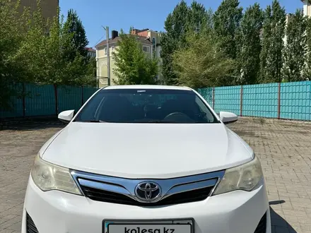 Toyota Camry 2012 года за 8 300 000 тг. в Актобе – фото 2