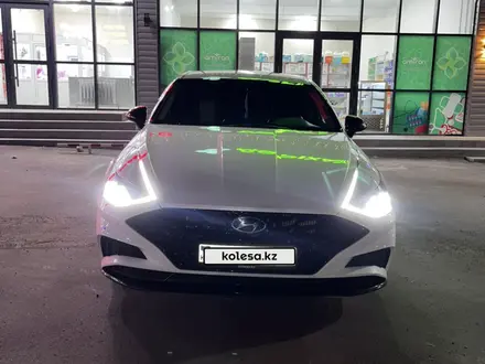 Hyundai Sonata 2020 года за 9 000 000 тг. в Алматы