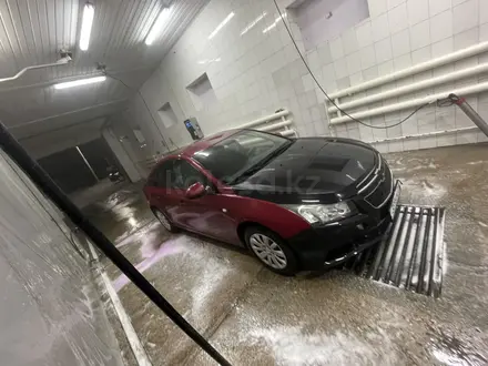 Chevrolet Cruze 2012 года за 1 430 000 тг. в Астана – фото 2