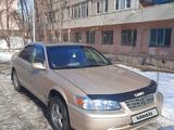 Toyota Camry 2001 годаfor3 250 000 тг. в Алматы – фото 4