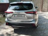 Toyota Highlander 2022 годаүшін32 000 000 тг. в Жезказган – фото 3