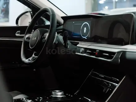 Kia K5 Prestige 2026 года за 15 990 000 тг. в Алматы – фото 30