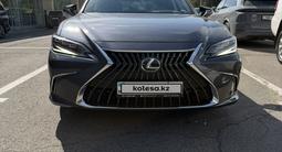 Lexus ES 250 2023 года за 32 000 000 тг. в Алматы