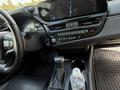 Lexus ES 250 2023 года за 32 000 000 тг. в Алматы – фото 19