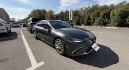 Lexus ES 250 2023 года за 32 000 000 тг. в Алматы – фото 2