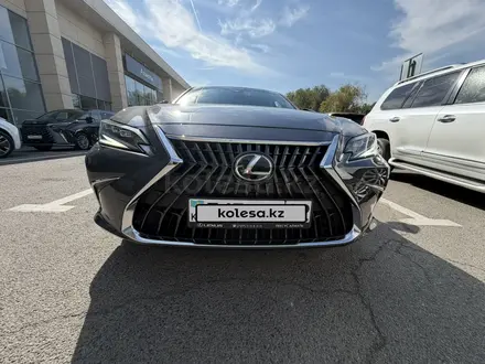 Lexus ES 250 2023 года за 32 000 000 тг. в Алматы – фото 22