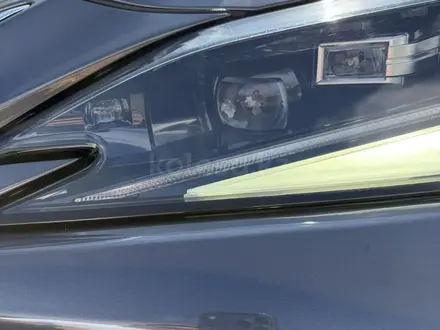 Lexus ES 250 2023 года за 32 000 000 тг. в Алматы – фото 36