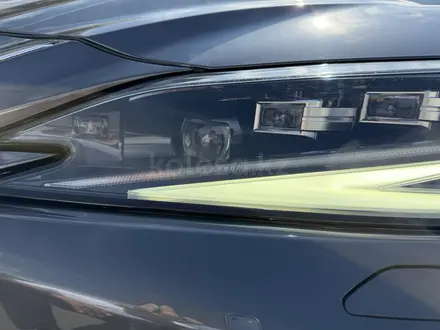 Lexus ES 250 2023 года за 32 000 000 тг. в Алматы – фото 41