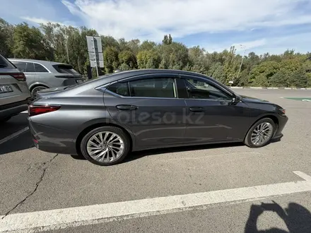 Lexus ES 250 2023 года за 32 000 000 тг. в Алматы – фото 5