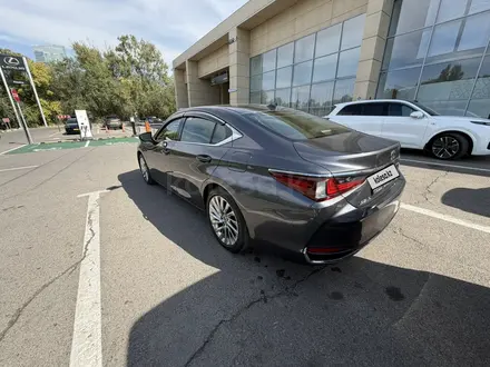Lexus ES 250 2023 года за 32 000 000 тг. в Алматы – фото 7