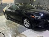 Toyota Camry 2019 года за 12 000 000 тг. в Атырау – фото 4