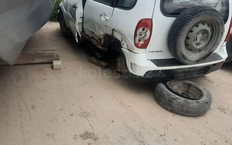 Chevrolet Niva 2014 года за 400 000 тг. в Атырау