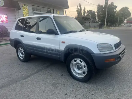 Toyota RAV4 1997 года за 3 950 000 тг. в Алматы – фото 2