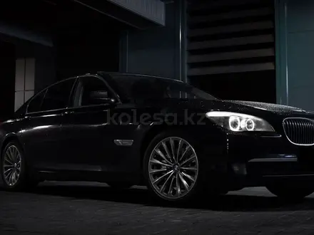 BMW 750 2011 года за 13 000 000 тг. в Алматы – фото 10