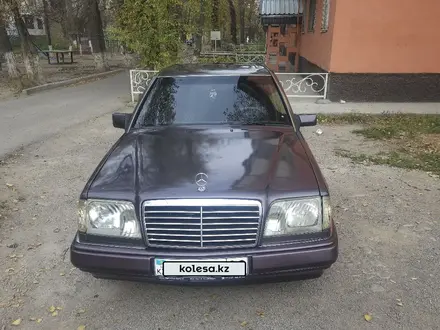 Mercedes-Benz E 220 1994 года за 1 800 000 тг. в Тараз – фото 9