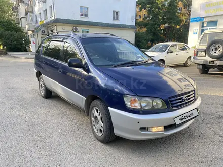 Toyota Ipsum 1996 года за 3 350 000 тг. в Усть-Каменогорск