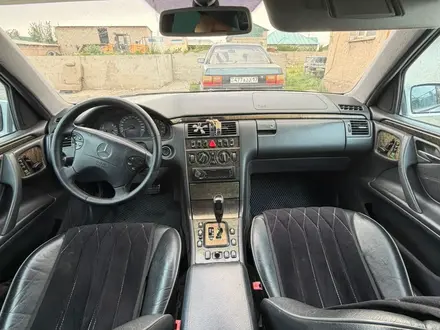 Mercedes-Benz E 280 2001 года за 5 000 000 тг. в Шымкент – фото 8
