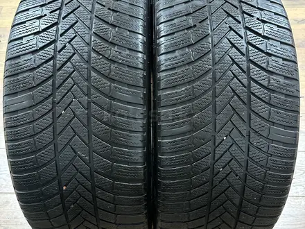 255/40/21 Bridgestone Blizzak LM005 за 60 000 тг. в Алматы