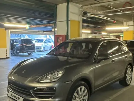 Porsche Cayenne 2011 года за 17 300 000 тг. в Алматы – фото 12