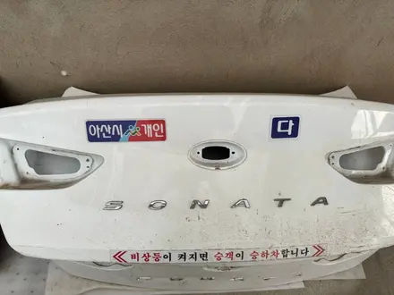 Крышка багажника в сборе на Hyundai за 10 000 тг. в Алматы – фото 4
