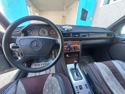 Mercedes-Benz E 320 1992 года за 2 300 000 тг. в Шиели – фото 5