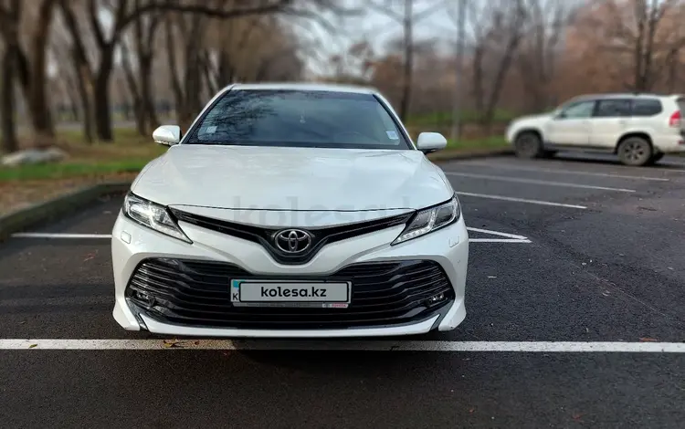 Toyota Camry 2019 года за 12 400 000 тг. в Алматы