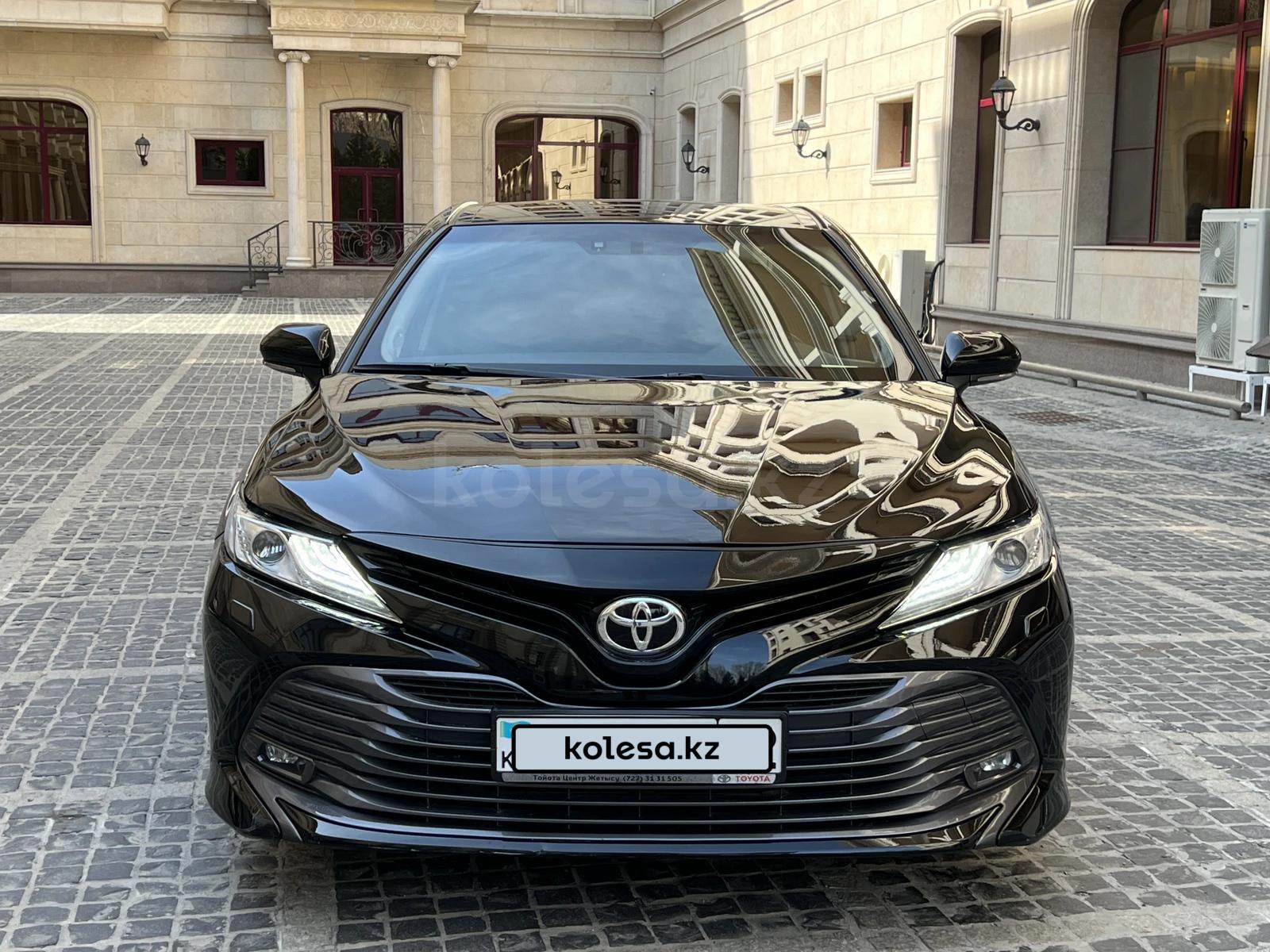 Toyota Camry 2019 г.