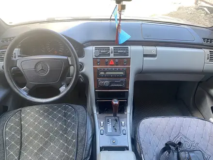 Mercedes-Benz E 280 1996 года за 2 000 000 тг. в Кокшетау – фото 3