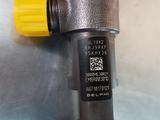 Форсунка топливная A6710170121 SsangYong 2.0 — Korando/Kyron/Actyon за 95 000 тг. в Астана – фото 2