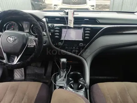 Toyota Camry 2018 года за 12 700 000 тг. в Петропавловск – фото 7