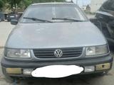 Volkswagen Passat 1994 года за 1 200 000 тг. в Атырау – фото 2