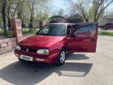 Volkswagen Golf 1995 годаүшін2 200 000 тг. в Алматы – фото 2