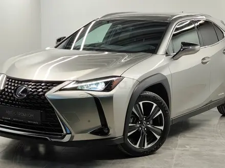 Lexus ux-200, 2018