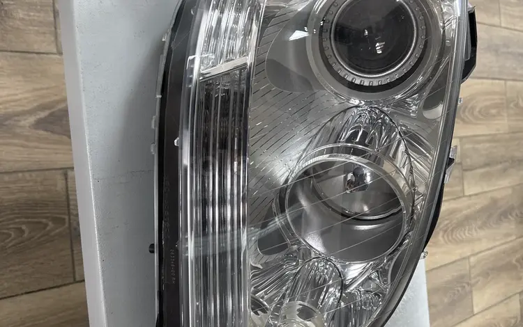 Передняя фара правая сторона на Mercedes-Benz ML W164 за 90 000 тг. в Астана