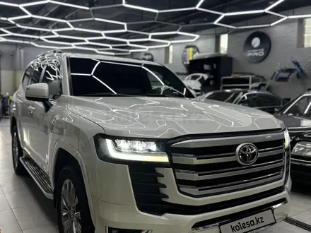 Toyota Land Cruiser 2022 года за 39 000 000 тг. в Шымкент