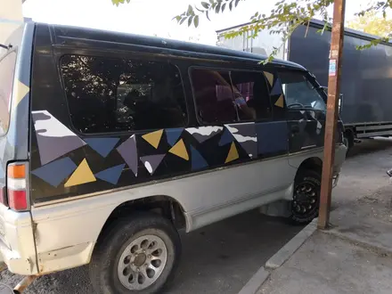 Mitsubishi Delica 1994 года за 2 000 000 тг. в Алматы