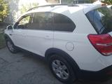 Chevrolet Captiva 2017 года за 6 500 000 тг. в Шымкент – фото 2