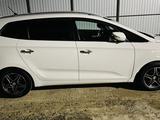 Kia Carens 2014 года за 8 500 000 тг. в Атырау – фото 3