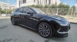Hyundai Sonata 2022 года за 13 500 000 тг. в Актобе – фото 2