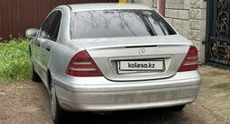 Mercedes-Benz C 180 2002 года за 3 000 000 тг. в Алматы – фото 5