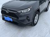 Toyota RAV4 2021 года за 16 000 000 тг. в Бишкуль