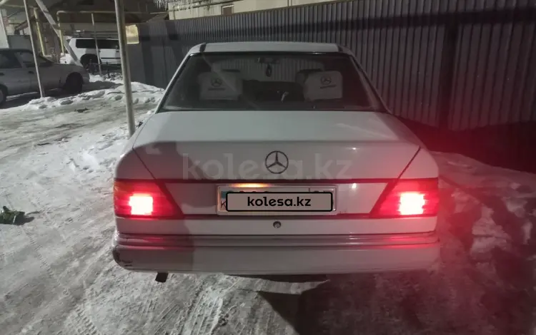 Mercedes-Benz E 200 1991 года за 1 600 000 тг. в Алматы