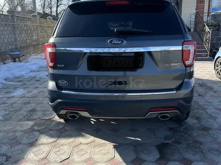 Ford Explorer 2018 года за 16 900 000 тг. в Алматы – фото 2