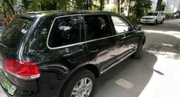 Volkswagen Touareg 2005 годаүшін3 500 000 тг. в Алматы – фото 3