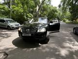 Volkswagen Touareg 2005 года за 6 000 000 тг. в Алматы